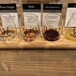 Waco Winery & Vineyards - Flight of wines $10