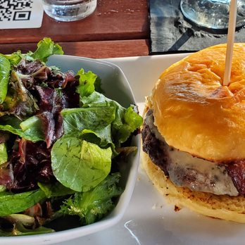 Oscar's Brewing Company - Obc burger with white cheddar and crispy bacon - American Near Me - Temecula, California Oscar's Brewing Company - Obc burger with white cheddar and crispy bacon - American Near Me - Temecula, California