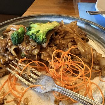 Hot Woks Cool Sushi - Pad See Ewe Beef - Sushi Bars Near Me - Chicago, Illinois Hot Woks Cool Sushi - Pad See Ewe Beef - Sushi Bars Near Me - Chicago, Illinois