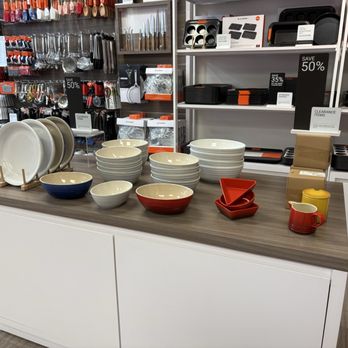 Le Creuset Outlet Store - Tableware Near Me - Vacaville, California Le Creuset Outlet Store - Tableware Near Me - Vacaville, California