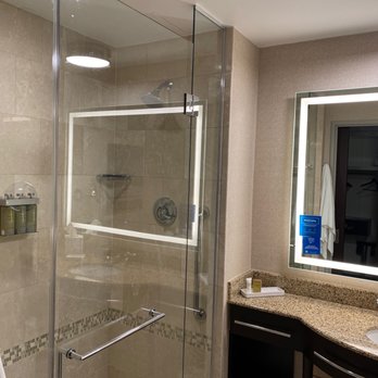 Hilton Americas-Houston - Clean bathroom - Hotels Near Me - Houston, Texas Hilton Americas-Houston - Clean bathroom - Hotels Near Me - Houston, Texas