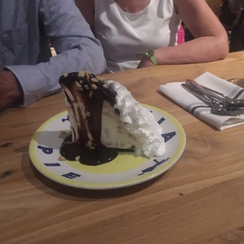 Duke's La Jolla - Mud pie - New American Near Me - La Jolla, California Duke's La Jolla - Mud pie - New American Near Me - La Jolla, California