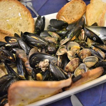 Pesci Fritti - Clams on Toasted Bread - Italian Near Me - Rome, RM Pesci Fritti - Clams on Toasted Bread - Italian Near Me - Rome, RM