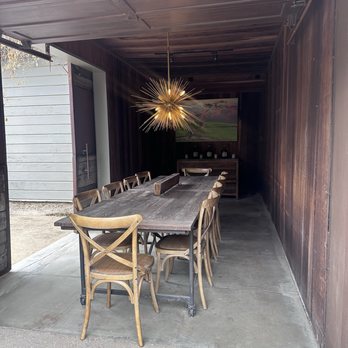 R INN NAPA - Outdoor dinning - Hotels Near Me - Napa, California R INN NAPA - Outdoor dinning - Hotels Near Me - Napa, California