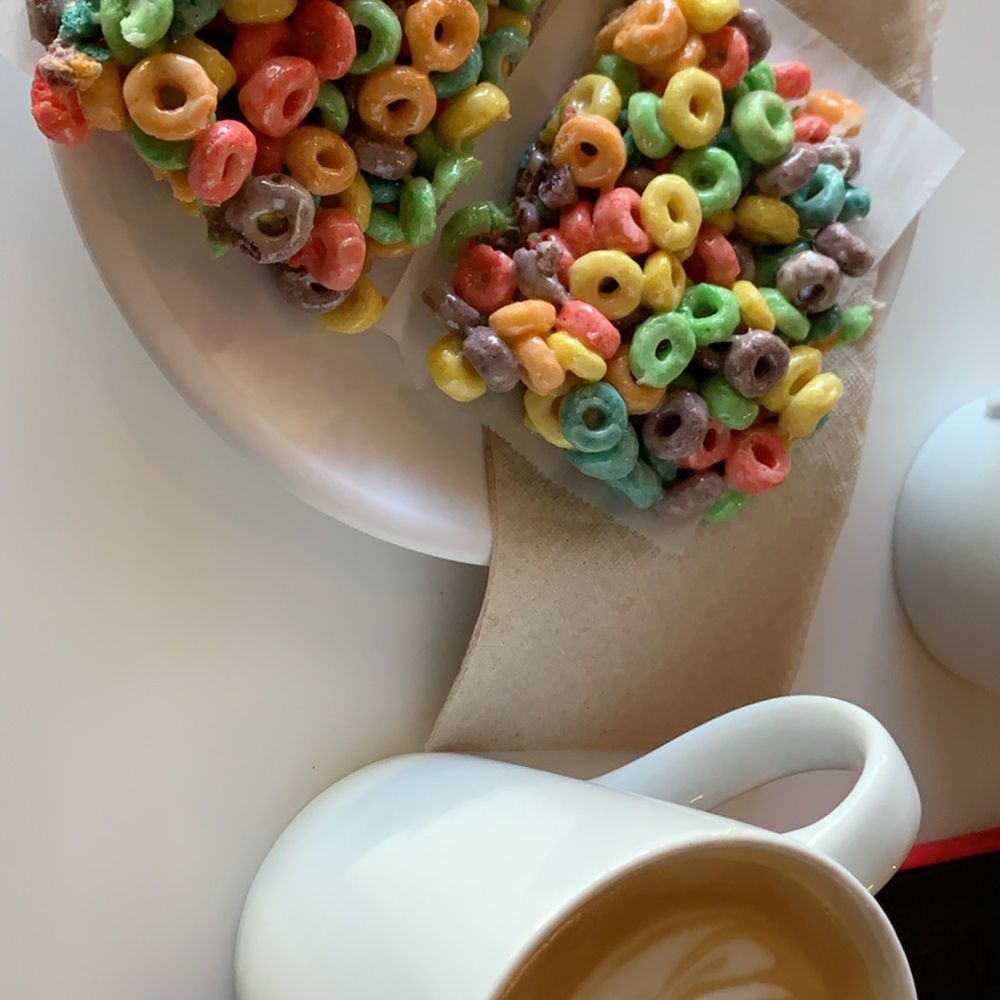 Giant Coffee - Fruit loop bar and a large honey vanilla latte - Coffee & Tea Near Me - Phoenix, Arizona
