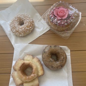 Gavin's Donuts - Donuts Near Me - Huntington Beach, California Gavin's Donuts - Donuts Near Me - Huntington Beach, California