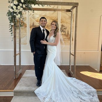 Wild Flowers Design Group - Floral arch - Florists Near Me Wild Flowers Design Group - Floral arch - Florists Near Me
