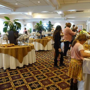 Perona Farms - Buffet area - Venues & Event Spaces Near Me - Andover, New Jersey