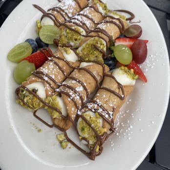 Del Vino Vineyards - Cannolis - Wine Tasting Room Near Me - Northport, New York Del Vino Vineyards - Cannolis - Wine Tasting Room Near Me - Northport, New York
