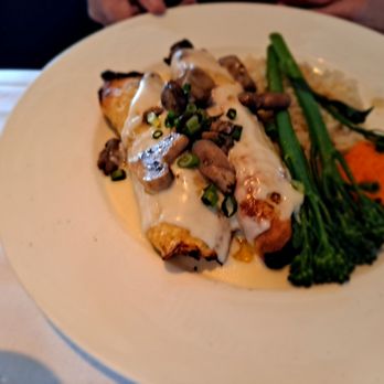 Vintage Press - Chicken and Mushrooms in a crepe. - American Near Me - Visalia, California Vintage Press - Chicken and Mushrooms in a crepe. - American Near Me - Visalia, California