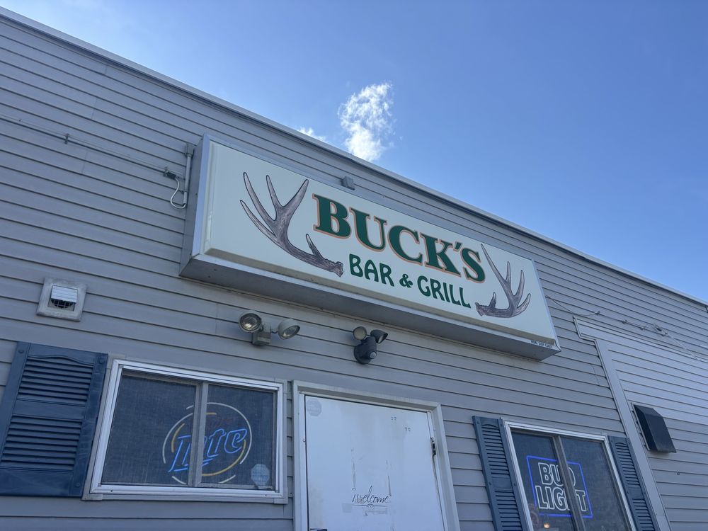 Buck's Bar & Grill Logo