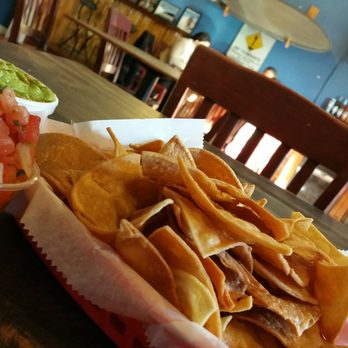 Big Wave Burritos - The simple Nachos & Chips with Quac is sooooooo GREAT & totally homemade..... - Mexican Near Me - Cape May, New Jersey