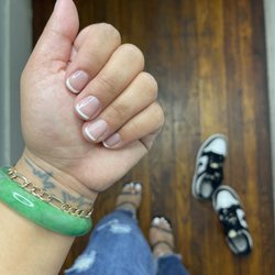 Sophia's Beauty Lounge - Gel mani+pedi by Jenny