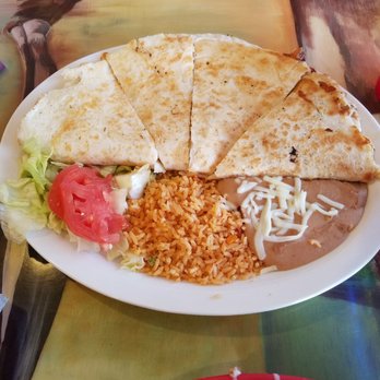 La Parada - Chicken Quesadilla - Mexican Near Me - Indianapolis, Indiana La Parada - Chicken Quesadilla - Mexican Near Me - Indianapolis, Indiana