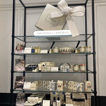 Jo Malone London - Cosmetics & Beauty Supply Near Me - Miami, Florida Jo Malone London - Cosmetics & Beauty Supply Near Me - Miami, Florida