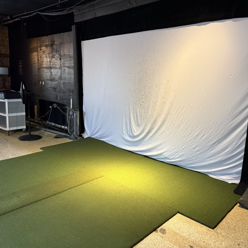 Mully's Grill - Golf simulator - Salad Near Me - Park Ridge, Illinois Mully's Grill - Golf simulator - Salad Near Me - Park Ridge, Illinois