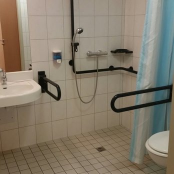 Schloss-Hotel Behringen - Bad Zimmer 27 - Hotels Near Me - Behringen, TH