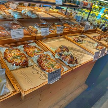 Tous Les Jours - Bakeries Near Me - Austin, Texas