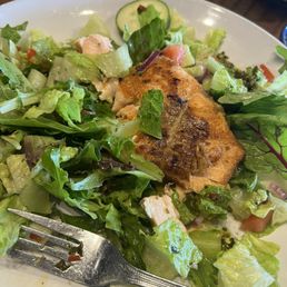 Salmon chimichurri salad Salmon chimichurri salad