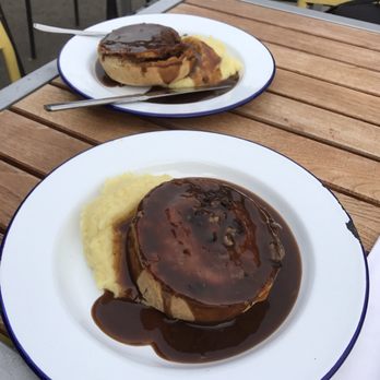 Pieminister - Moo pie with mash - British Near Me - London, XGL Pieminister - Moo pie with mash - British Near Me - London, XGL