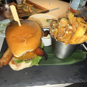 Treehouse - Canopy Burger - Cocktail Bars Near Me - West Palm Beach, Florida
