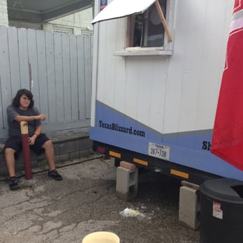 Friohana - Watch out for the falling ice out the side!! - Shaved Ice Near Me - Houston, Texas