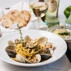 Ficarra Ristorante - Linguini Alle Vongole