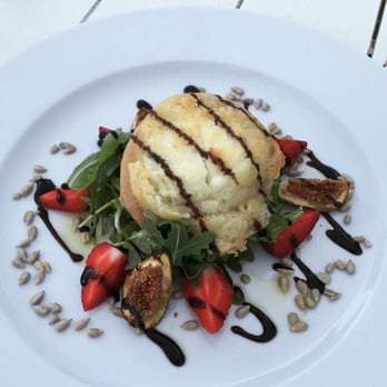 White Marlin Restaurant & Lounge - Warm goat cheese salad - Modern European Near Me - Sopot, PM White Marlin Restaurant & Lounge - Warm goat cheese salad - Modern European Near Me - Sopot, PM