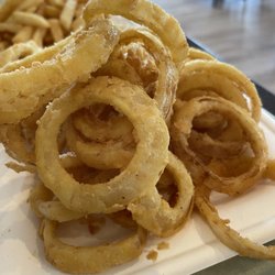 Kelly's - Small order of onion rings, enough to feed 2-3 people.
