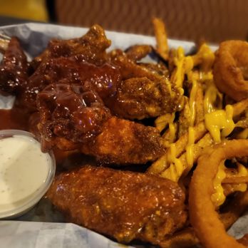samiches bar and grill - Burgers Near Me - Ferris, Texas