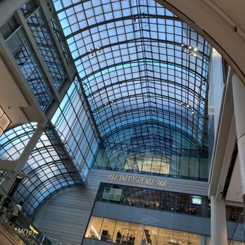 CF Toronto Eaton Centre - Shopping Centers Near Me - Toronto, Ontario CF Toronto Eaton Centre - Shopping Centers Near Me - Toronto, Ontario