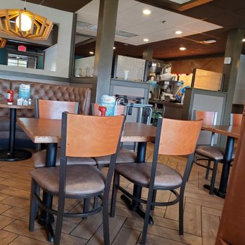 Denny's - a dining area with tables and chairs - Diners Near Me - Carol Stream, Illinois
