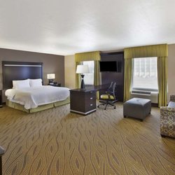 Hampton Inn & Suites Elyria - Guest room