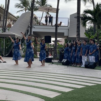 OluKai - Entertainment for tonight's grand opening - Shoe Stores Near Me - Kihei, Hawaii OluKai - Entertainment for tonight's grand opening - Shoe Stores Near Me - Kihei, Hawaii