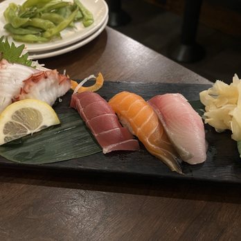 Umi Sake House - Octopus, Tuna, Salmon and Yellowtail Nigiri - Sushi Bars Near Me - Seattle, Washington