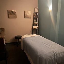 Hand & Stone Massage and Facial Spa