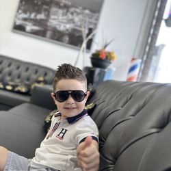 Vegas Fade Barbershop - Kids haircut.

#haircut #barber #barbershop #fade