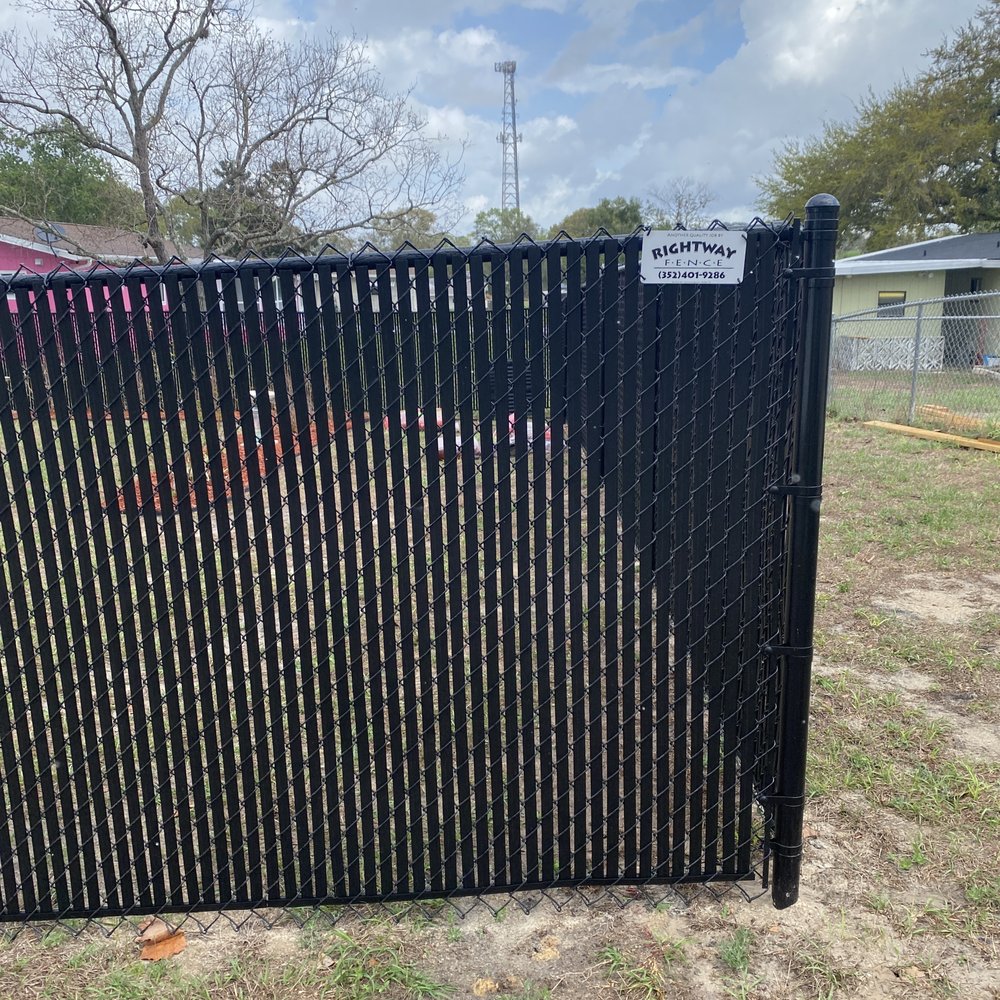 Rightway Fence - Semi private slats in black chain link fence. LOVE it'n - Fences & Gates Near Me - Ocala, Florida Rightway Fence - Semi private slats in black chain link fence. LOVE it'n - Fences & Gates Near Me - Ocala, Florida