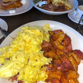 Ball Square Cafe - Breakfast & Brunch Near Me - Somerville, Massachusetts