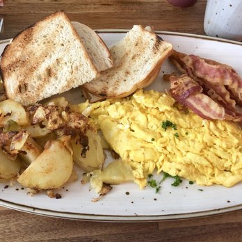 Hatch 44 Cafe - Farmer's Platter - Cafes Near Me - Metuchen, New Jersey