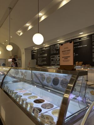 Jeni's Splendid Ice Creams by null