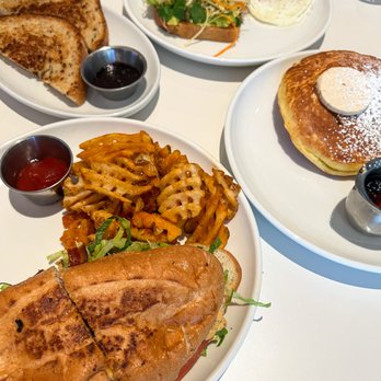 Full Goods Diner - Diners Near Me - San Antonio, Texas