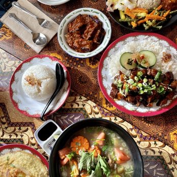 Wajan - Nasi Uduk + rendang sapi + Babi kentang - Indonesian Near Me - Portland, Oregon