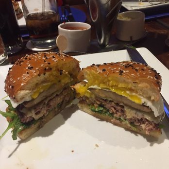 Gordon Ramsay Burger Las Vegas - The 10 millionth viewer burger. Chances are they won't have it anyway by the time you go so no sense describing it - Burgers Near Me - Las Vegas, Nevada Gordon Ramsay Burger Las Vegas - The 10 millionth viewer burger. Chances are they won't have it anyway by the time you go so no sense describing it - Burgers Near Me - Las Vegas, Nevada