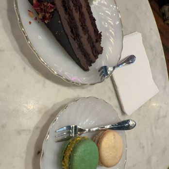 Pistachio Cafe - Pistachio macaroon  Dolce de leche macaroon  Chocolate fondant cake - Coffee & Tea Near Me - New Haven, Connecticut