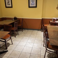 Prima Pizza Kitchen - Additional indoor seating area