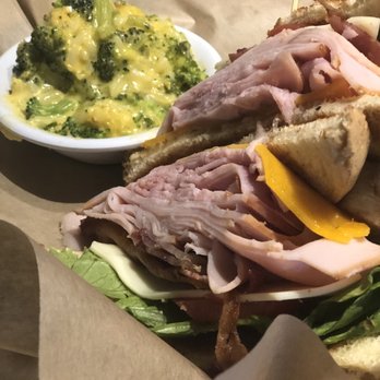 Cheddar's Scratch Kitchen - Cheddar's Club - American Near Me - Chattanooga, Tennessee