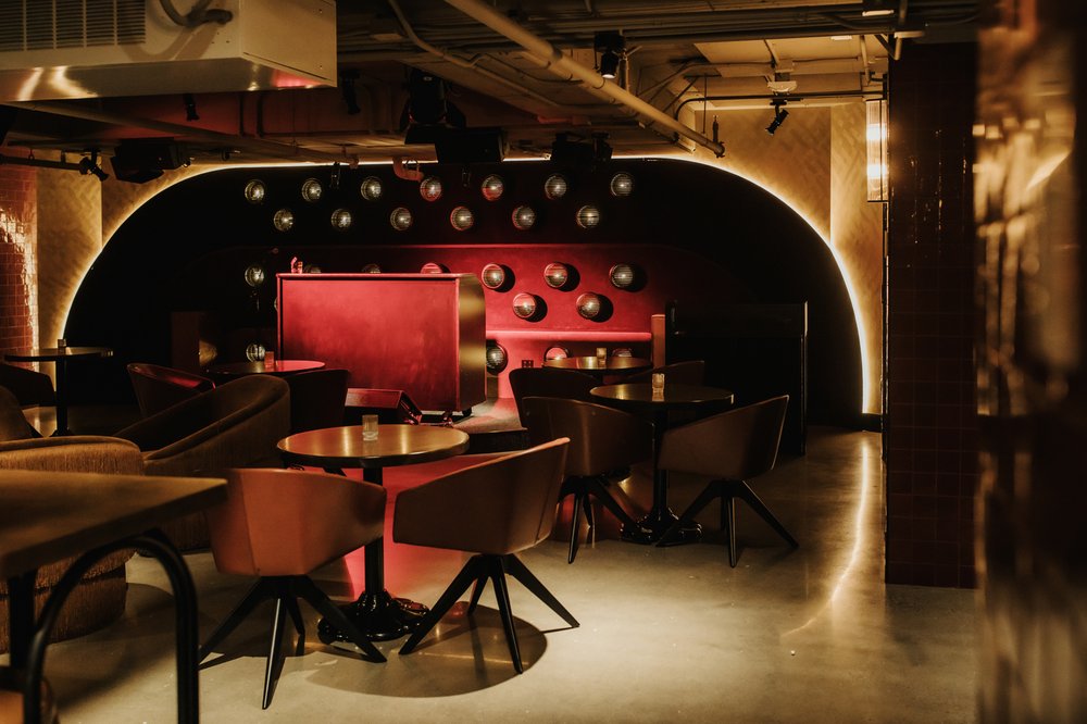 PUSHING DAISIES Updated May 2024 136 Photos & 105 Reviews 570