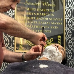 Exclusively Men's Barber And Spa - Straight razor shave