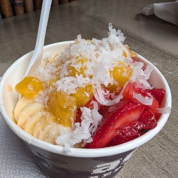 Acai Republic - Tropical acai bowl, very good to the last bite - Acai Bowls Near Me - Honolulu, Hawaii Acai Republic - Tropical acai bowl, very good to the last bite - Acai Bowls Near Me - Honolulu, Hawaii